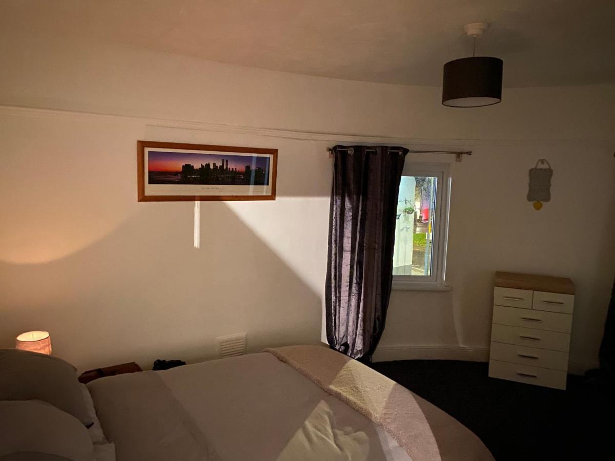 Spacious 2 Bed Apartment, Close To Village Shops Cardiff Dış mekan fotoğraf