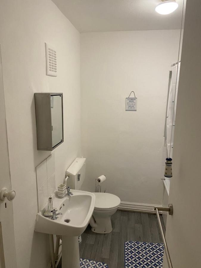 Spacious 2 Bed Apartment, Close To Village Shops Cardiff Dış mekan fotoğraf